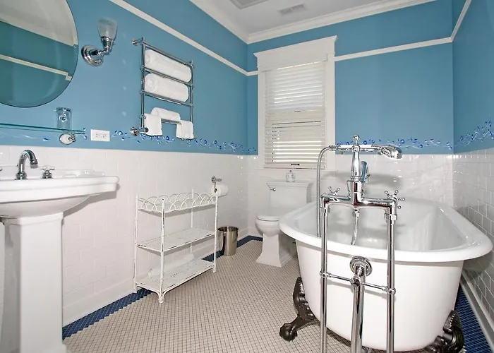 House 4* Barrington